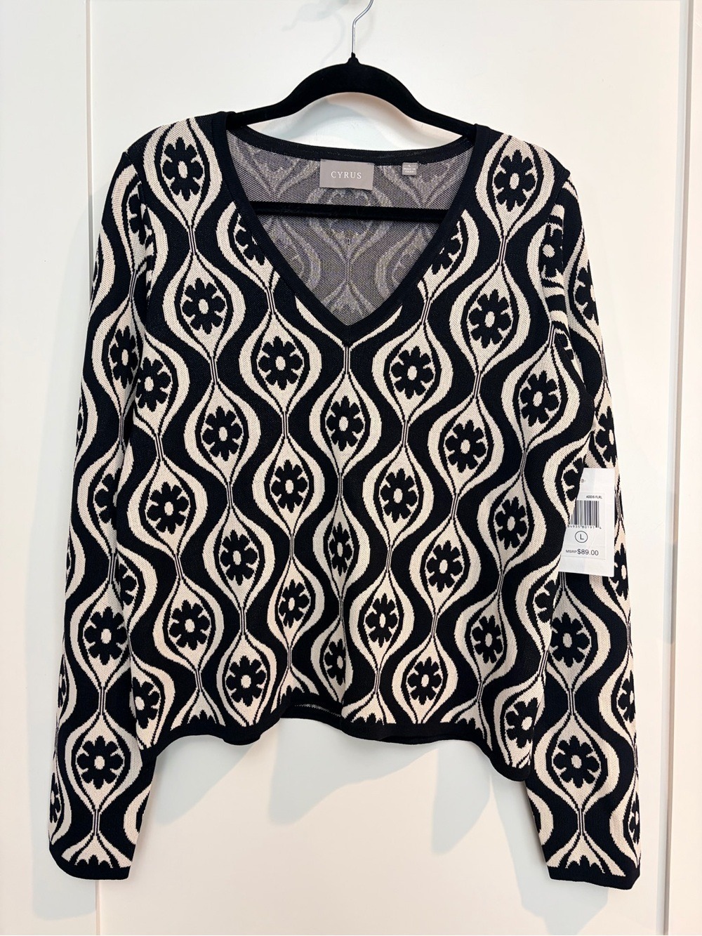 Cyrus Addis Floral Jacquard Sweater – NWT